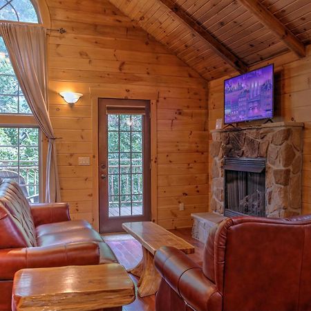 Whispering Pines Treehouse By Amish Country Lodging Міллерсбург Екстер'єр фото